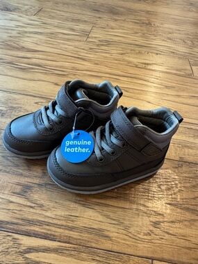 Stride Rite Kids High-Top Sneakers in Dark Gray